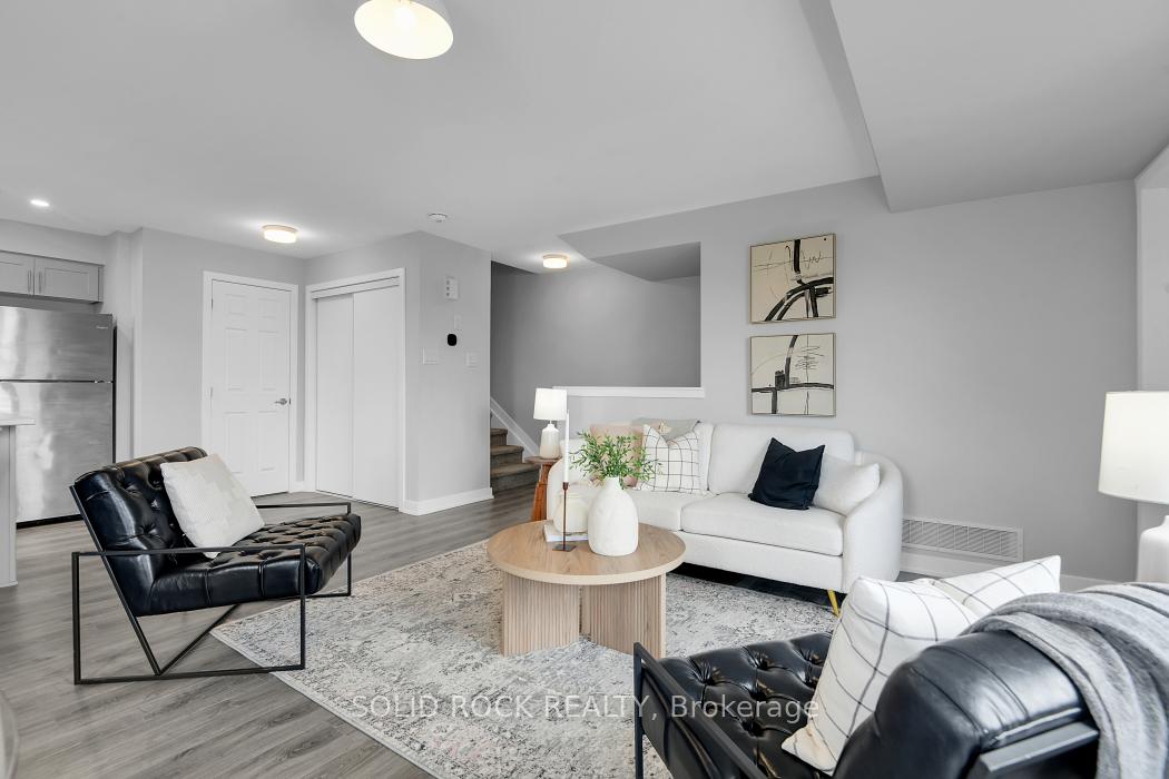 512 Pilot Private, Kanata — photo 5 of 5