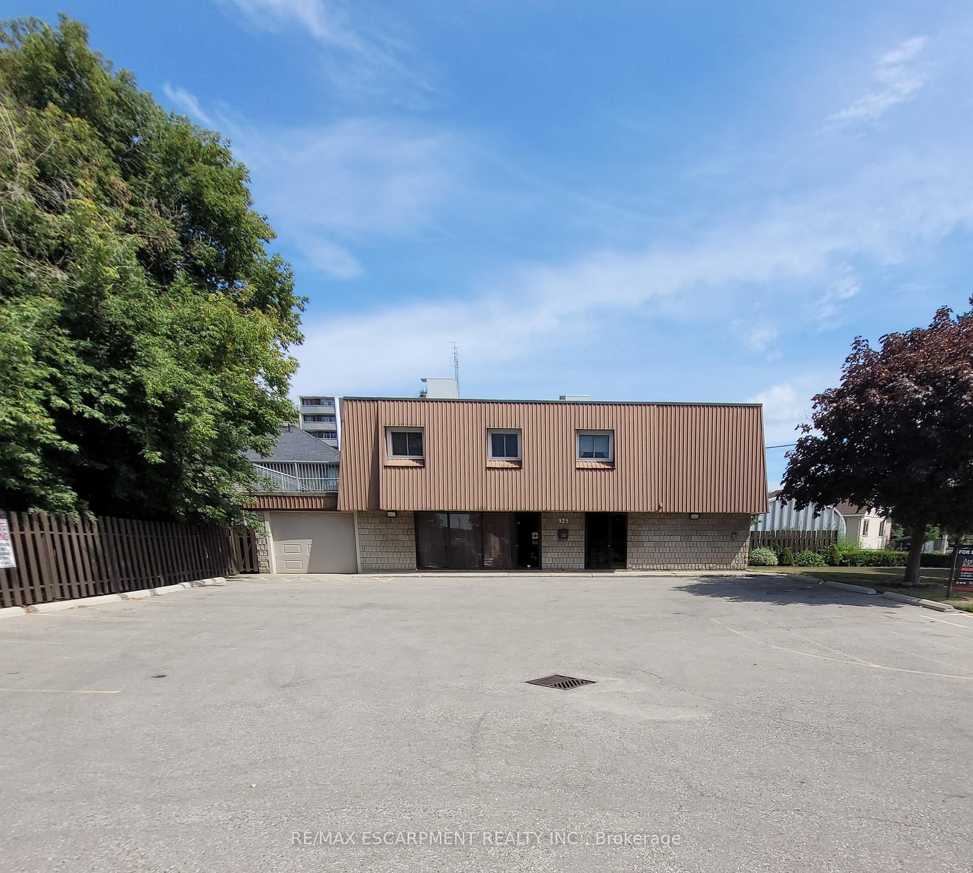 325 Fairview Drive, Brantford, ON N3R 2X3 — Brantford, Ontario