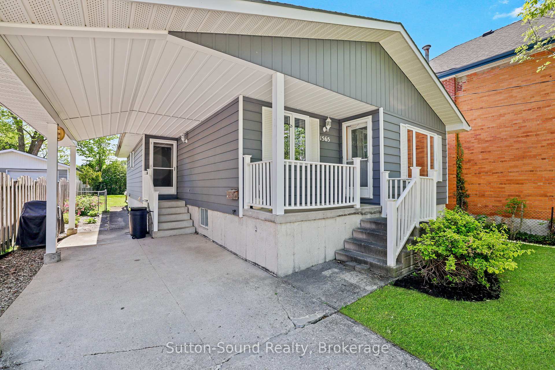 1565 7th Avenue E, Owen Sound — photo 2 of 5
