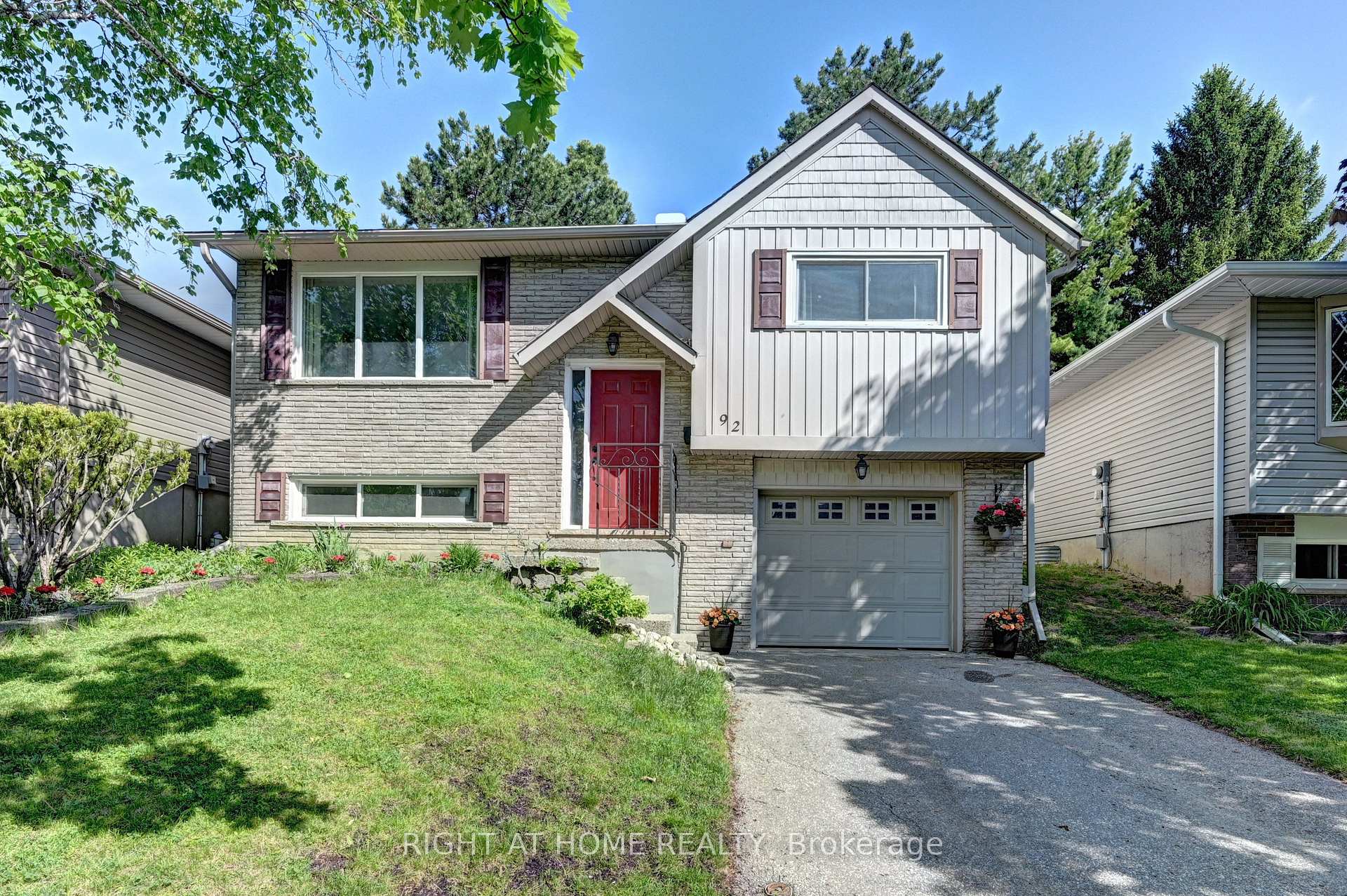 92 Pinemeadow Crescent, Waterloo, ON N2T 1A7 — Waterloo, Ontario