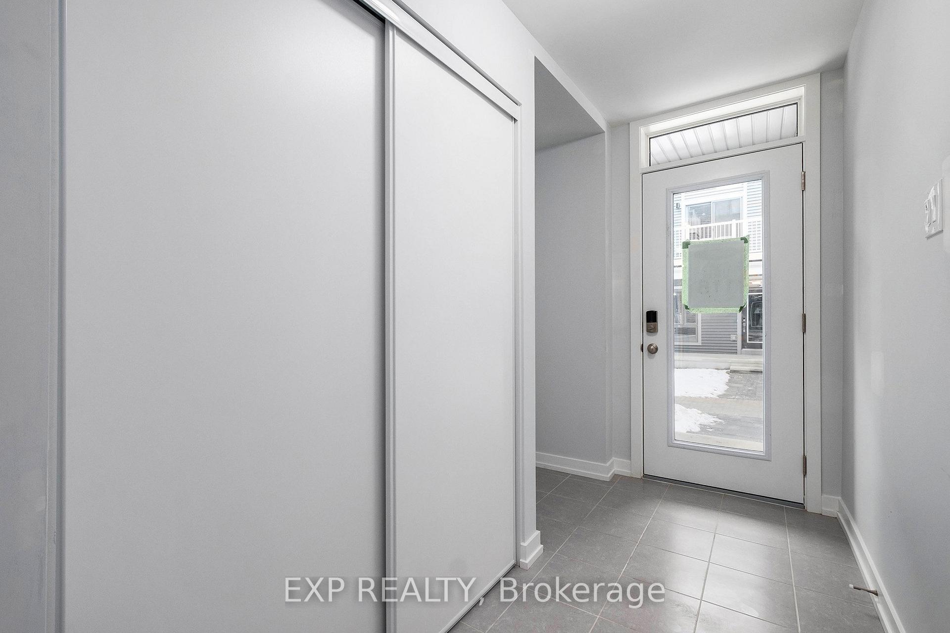 6547 Linseed Road, Kanata — photo 3 of 5