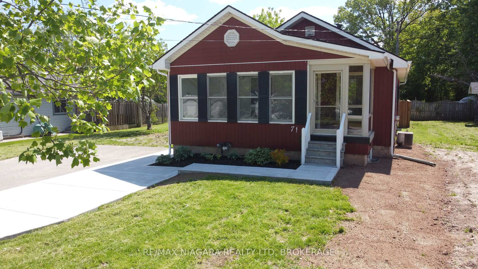 71 Joseph Street, Fort Erie — photo 4 of 5