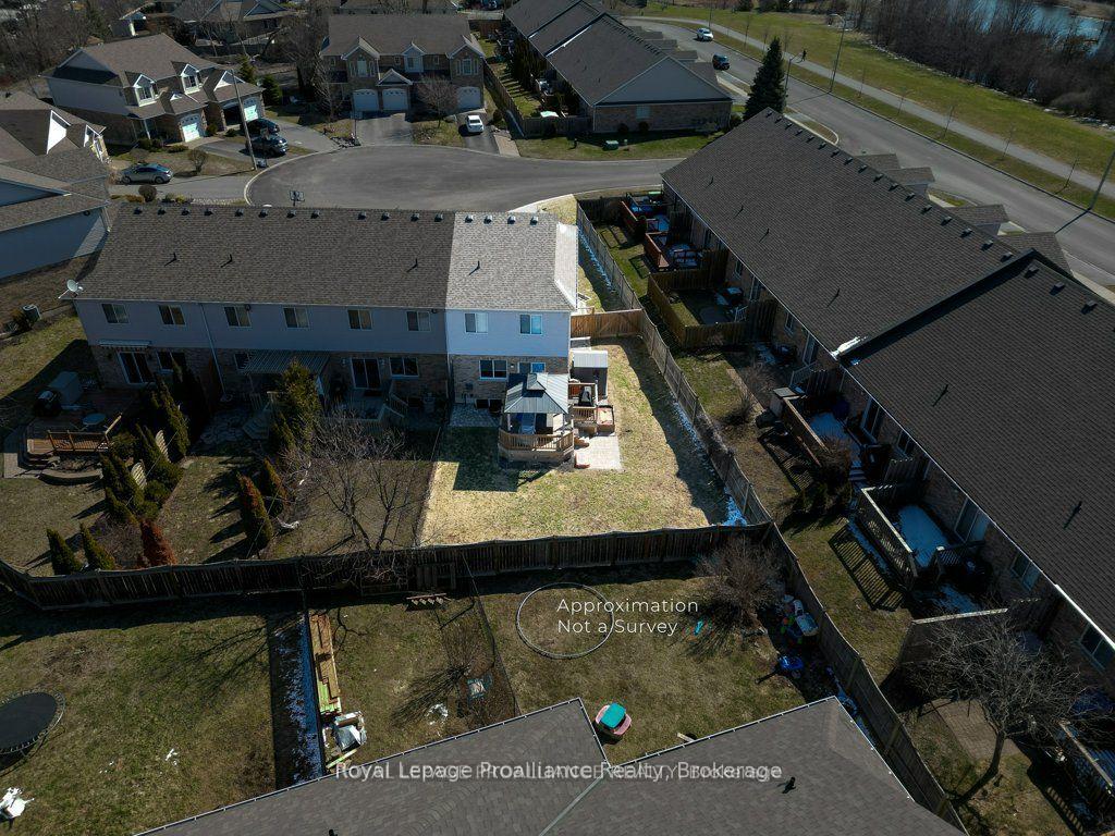 4 Ava Court, Belleville — photo 3 of 5