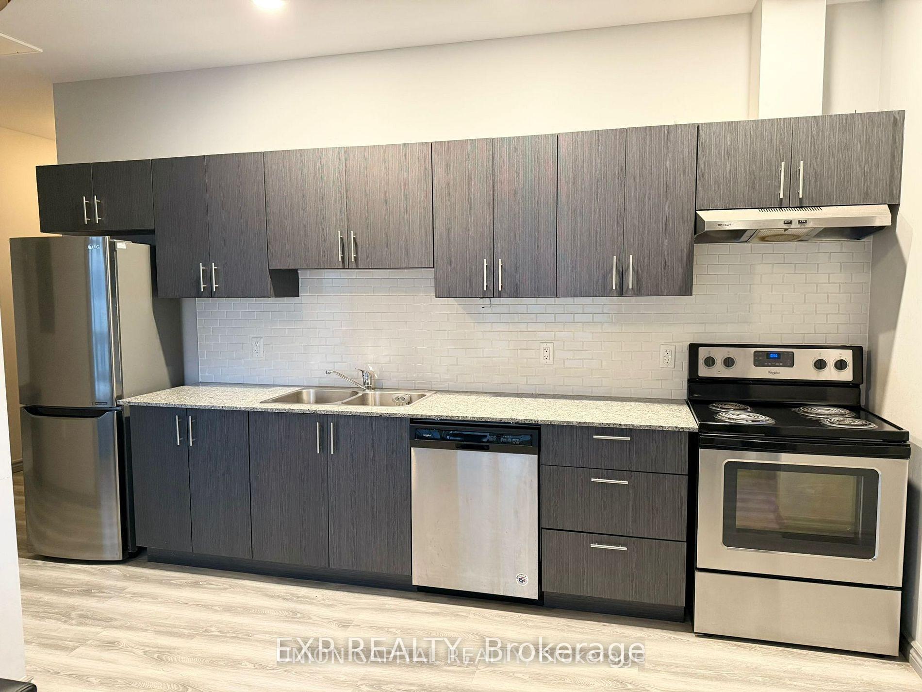 275 Larch Street F101, Waterloo — photo 2 of 5