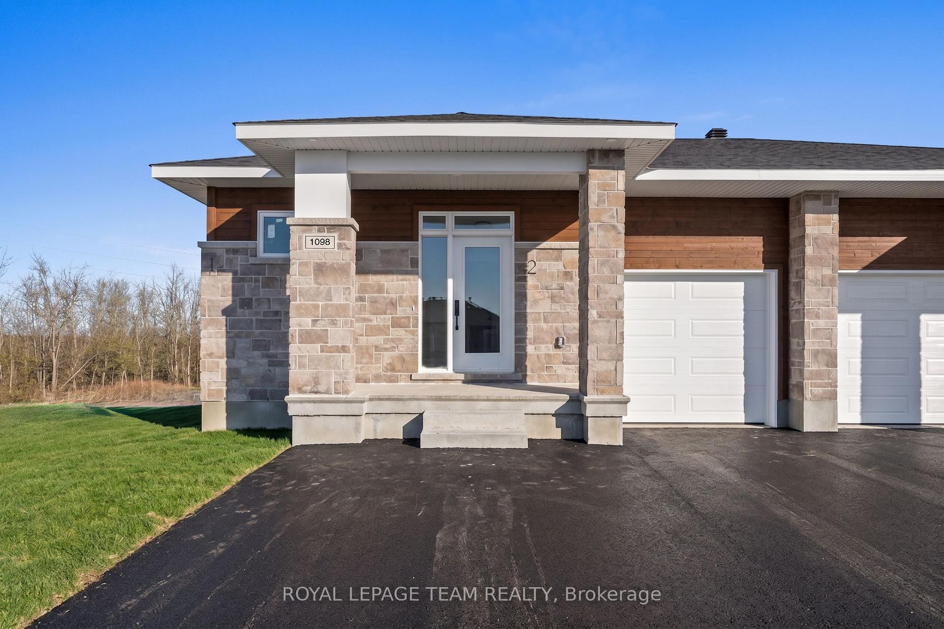 1098 Moore Street 1, Brockville, ON K6V 0H2 — Brockville, Ontario