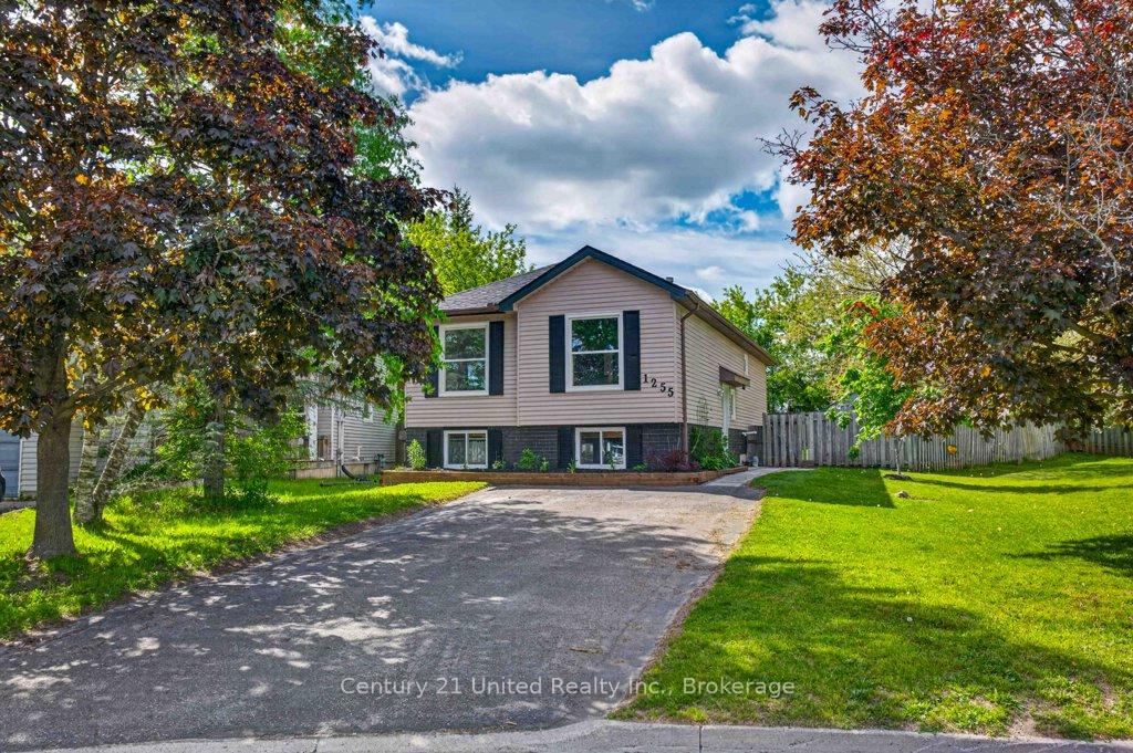 1255 Huntington Circle, Peterborough — photo 2 of 5