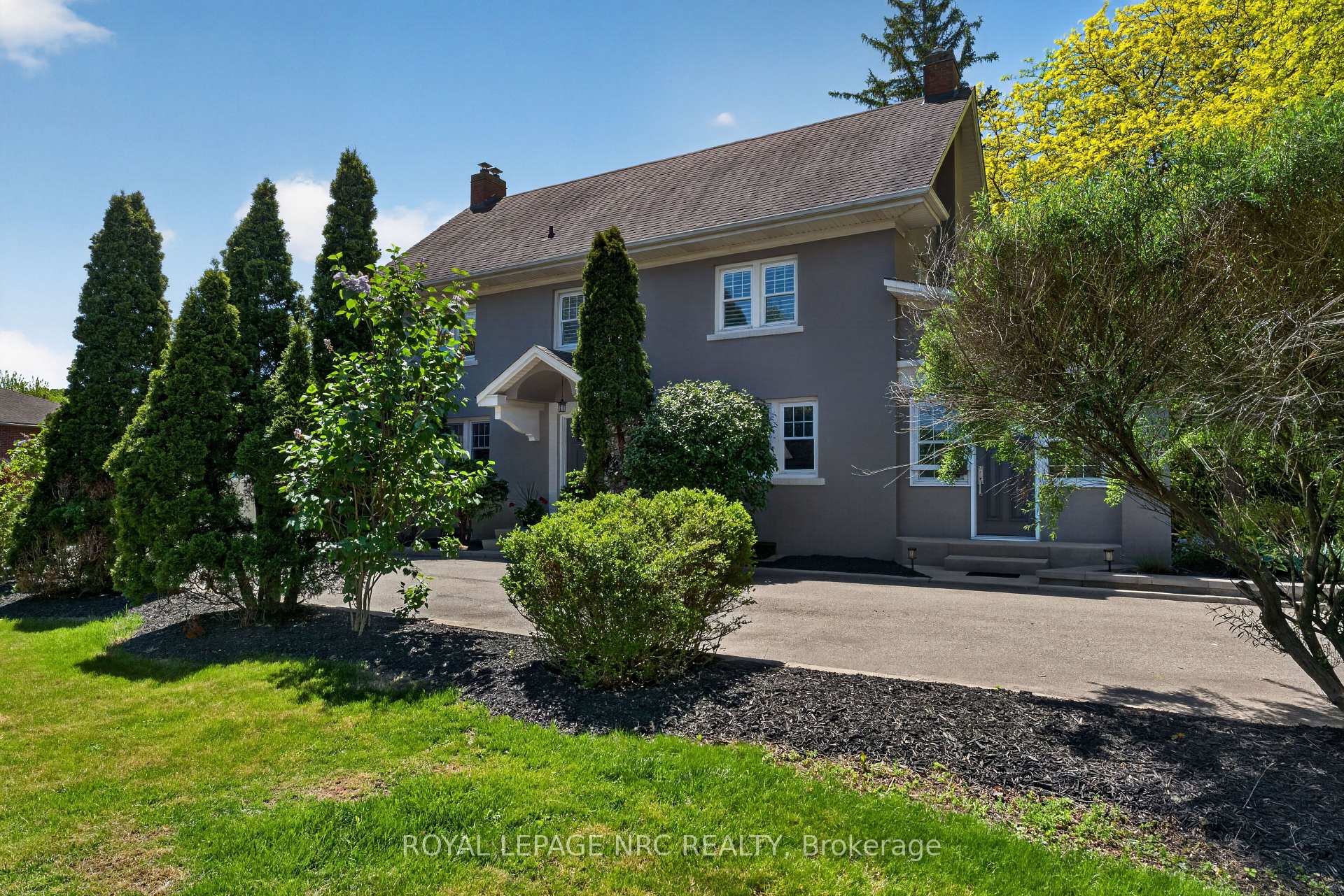 260 Main Street E, Grimsby — photo 3 of 5