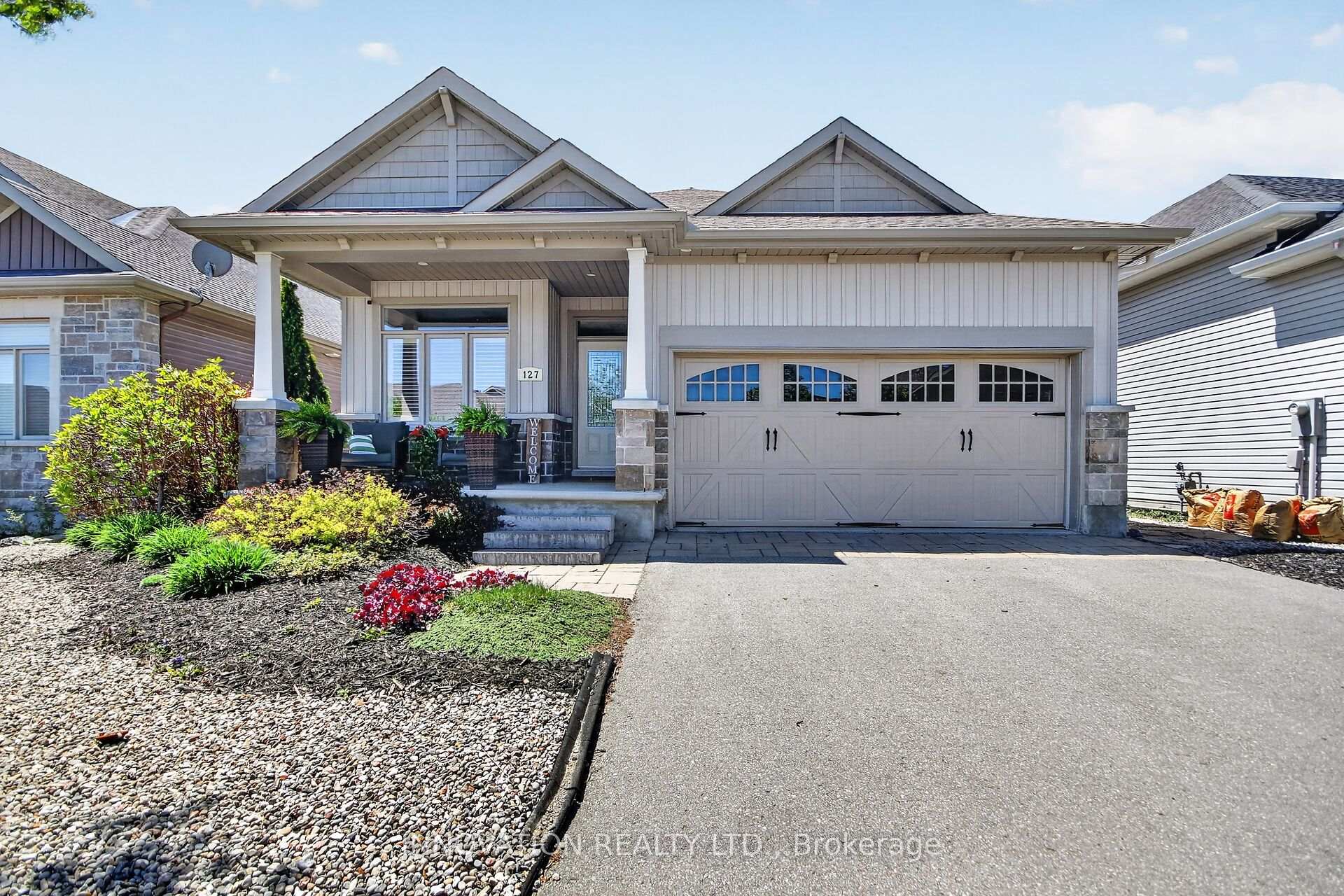 127 Elfin Grove, Kanata, ON K2V 0B9 — Kanata, Ontario