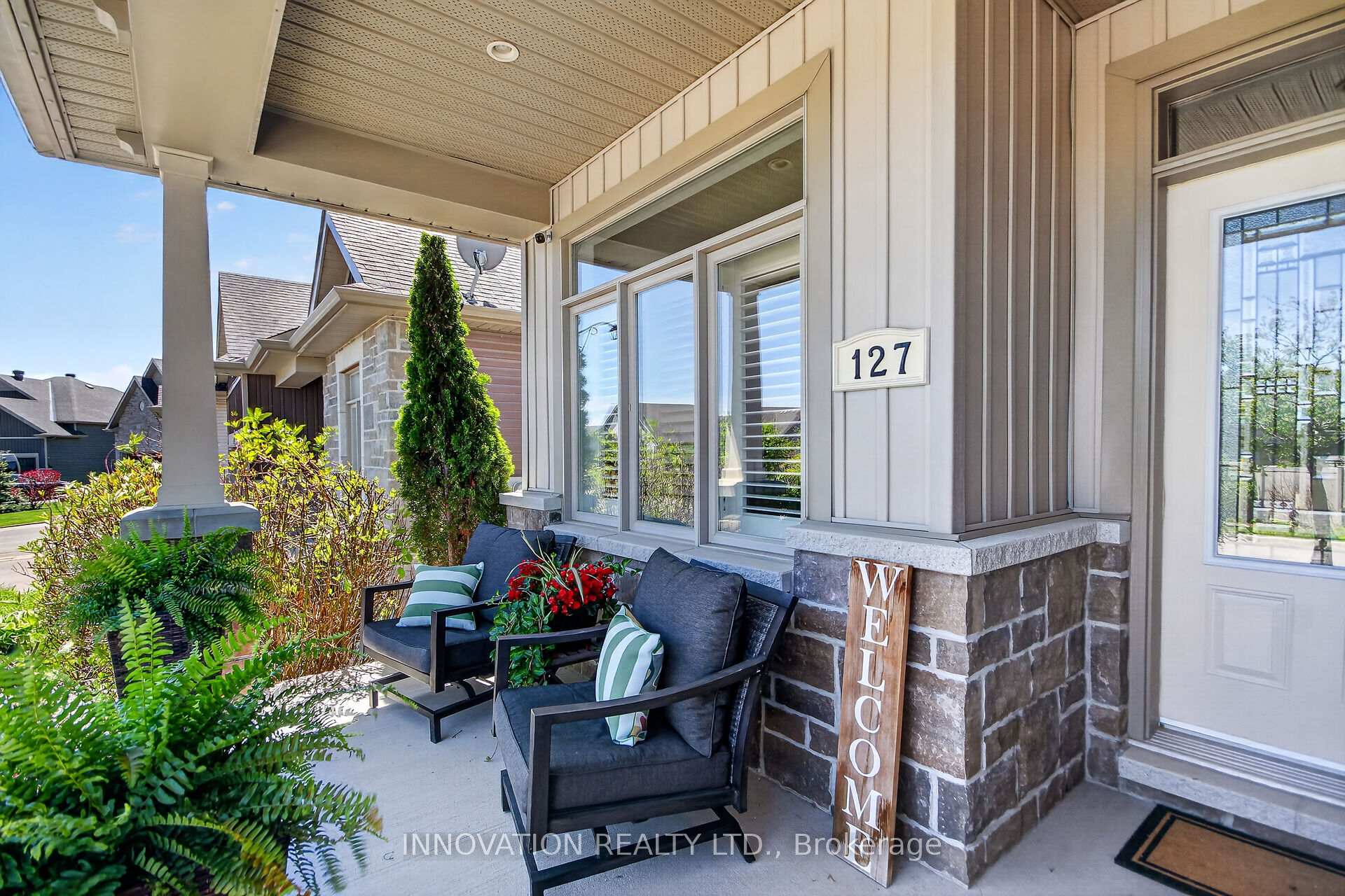 127 Elfin Grove, Kanata — photo 3 of 5