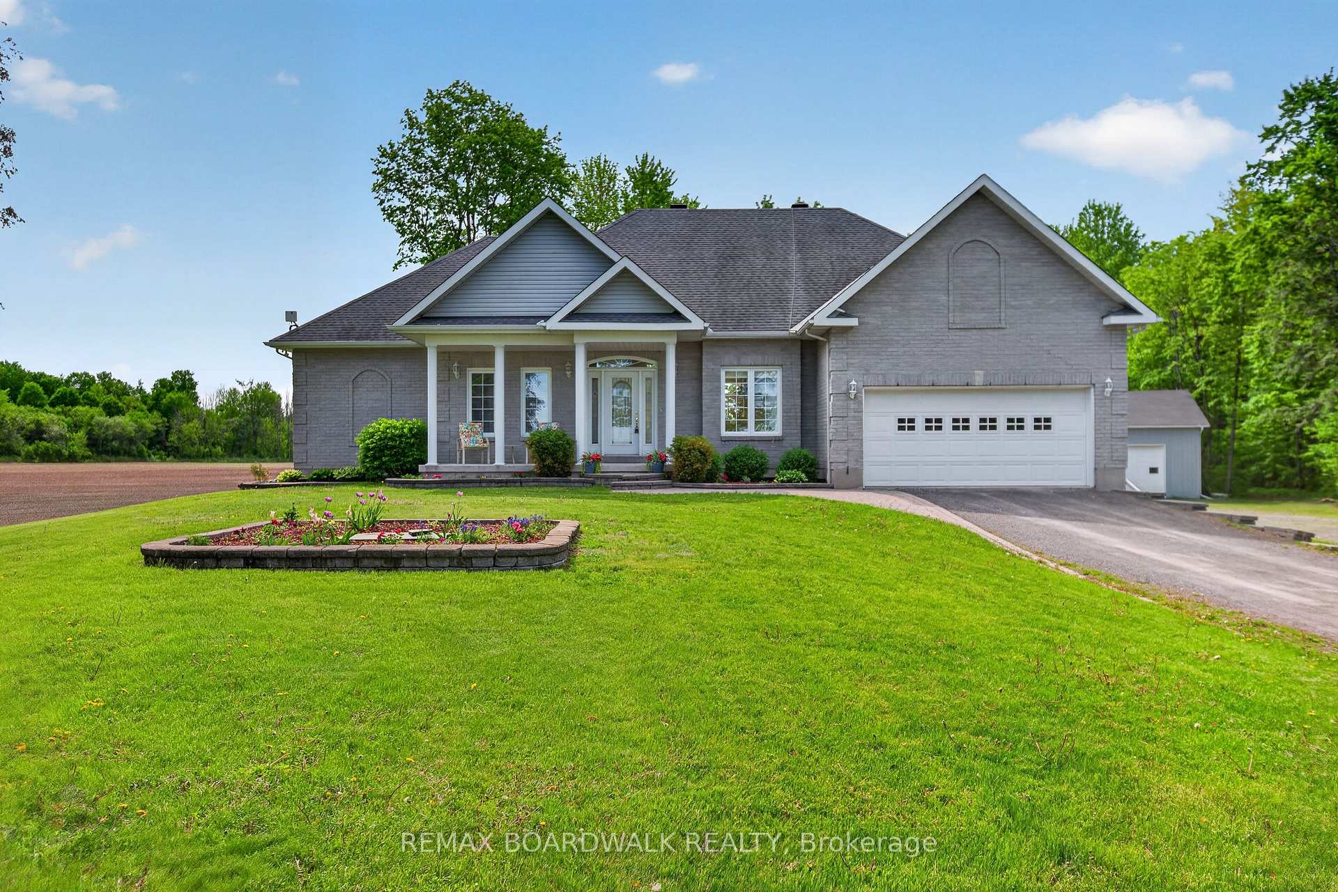 520 Route 100 Street, Russell, ON K4R 1E5 — Russell, Ontario