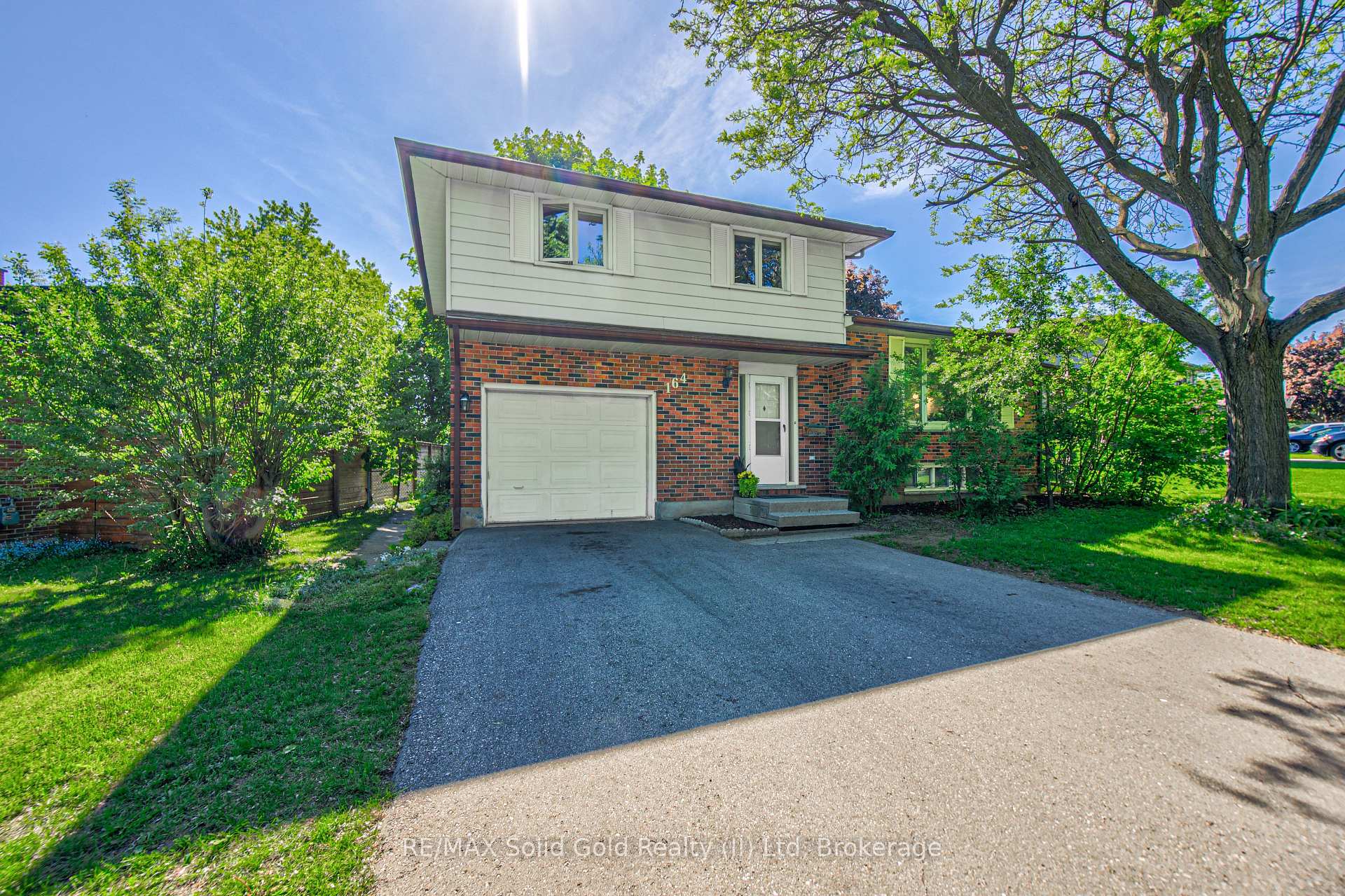 164 White Pine Crescent, Waterloo, ON N2V 1C1 — Waterloo, Ontario