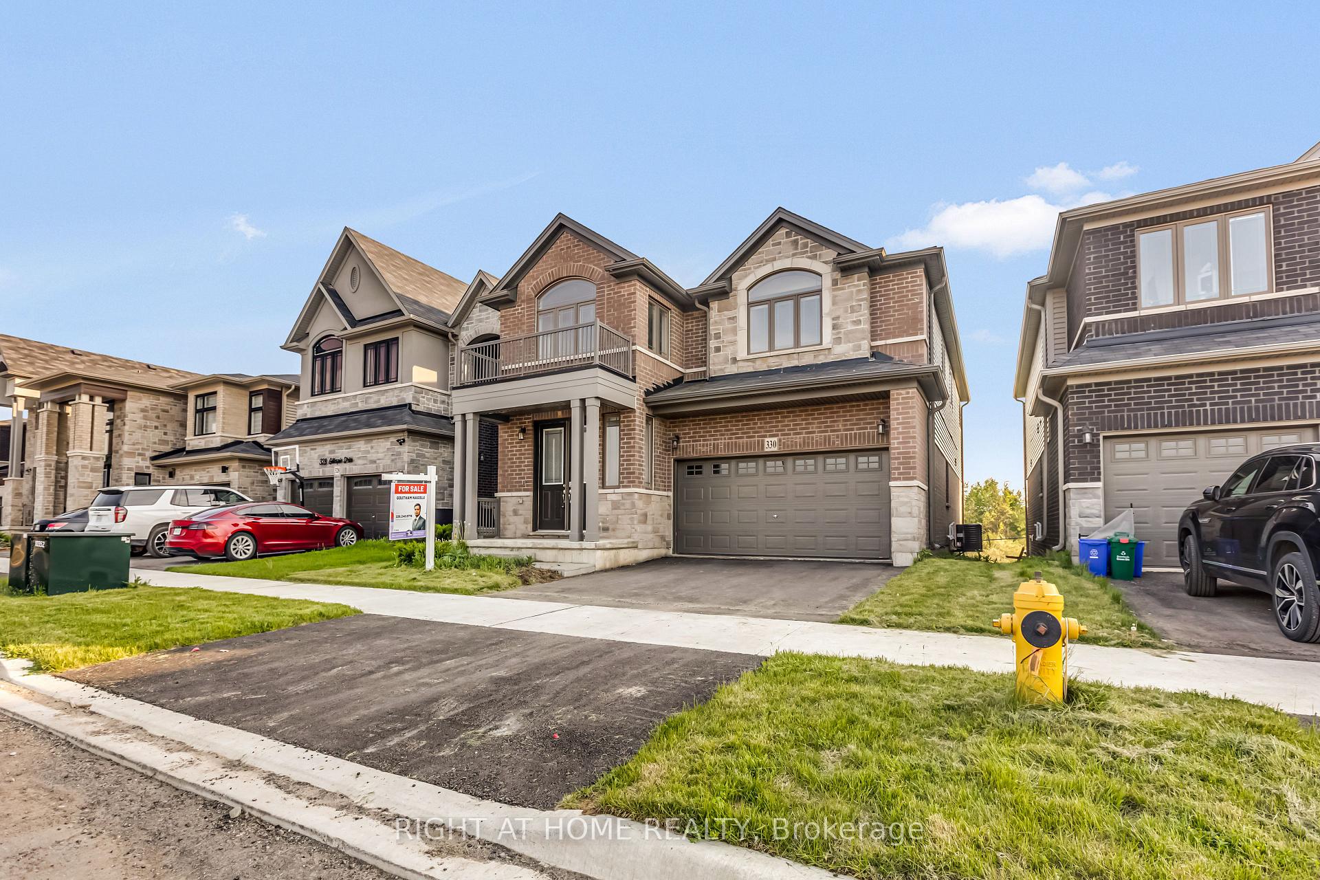 330 Gillespie Drive, Brantford — photo 3 of 5
