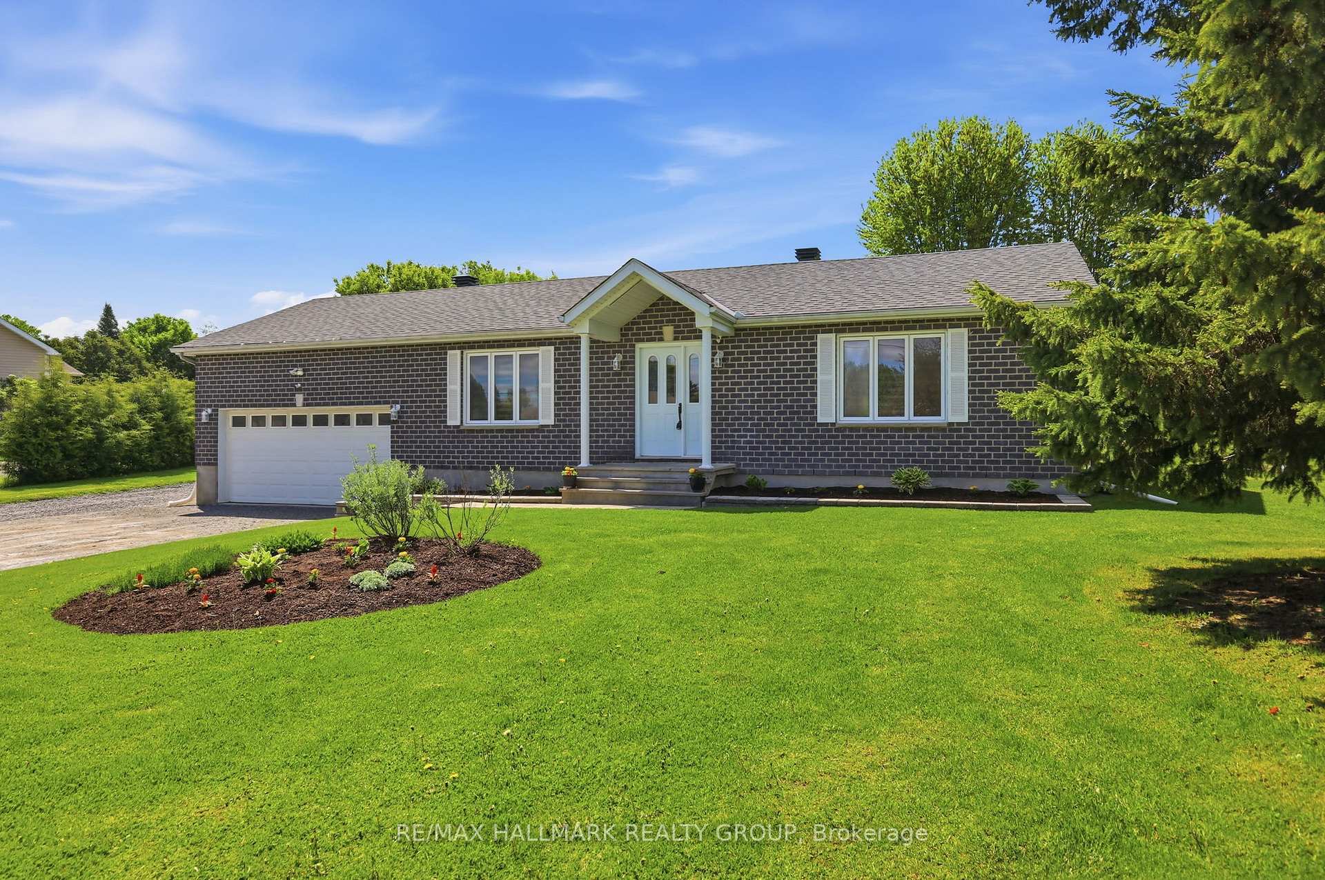 2740 Lockwood Lane, Orleans - Cumberland and Area, ON K4C 1B6 — Orleans - Cumberland and Area, Ontario