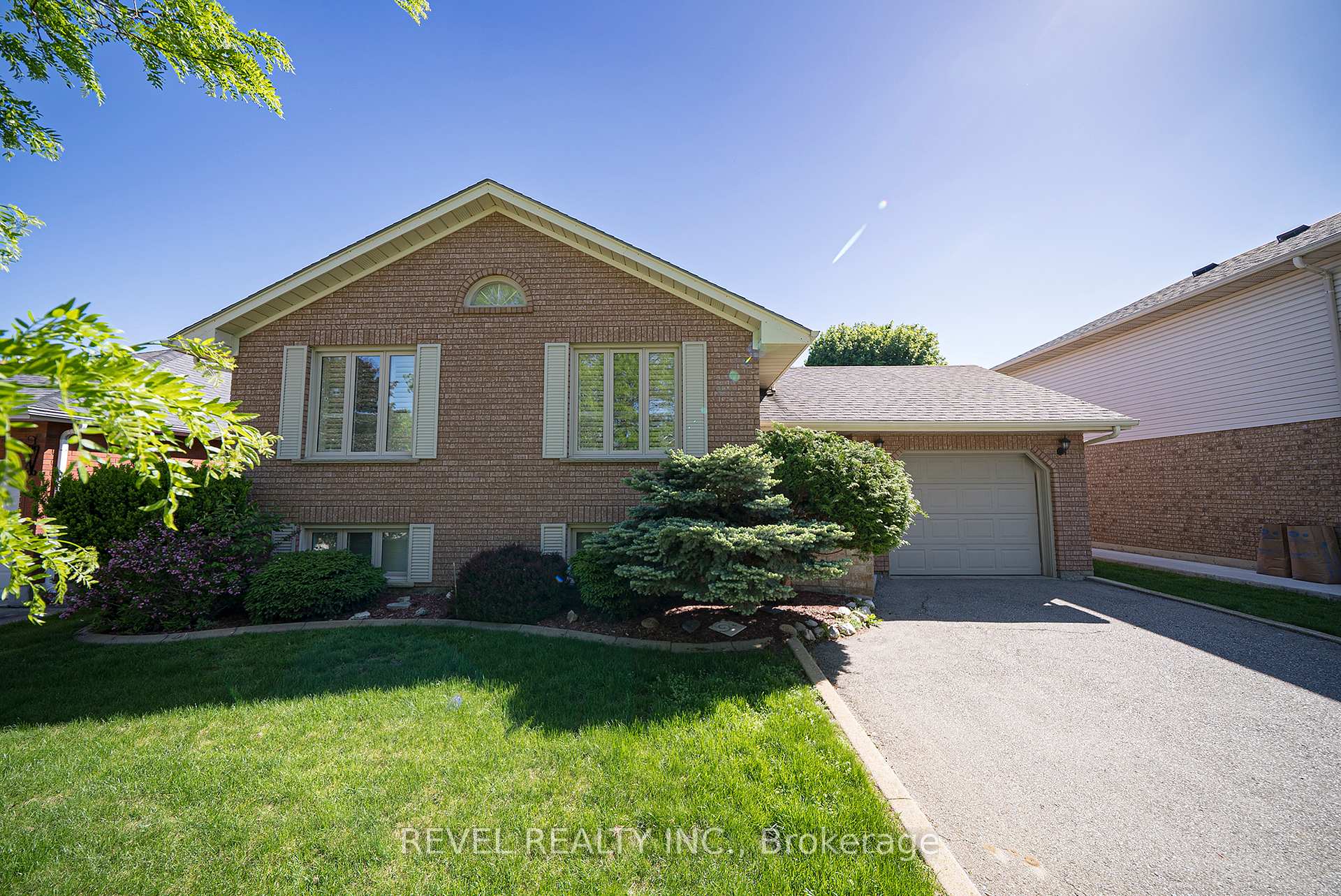 23 Trillium Way, Brantford, ON N3R 7T7 — Brantford, Ontario