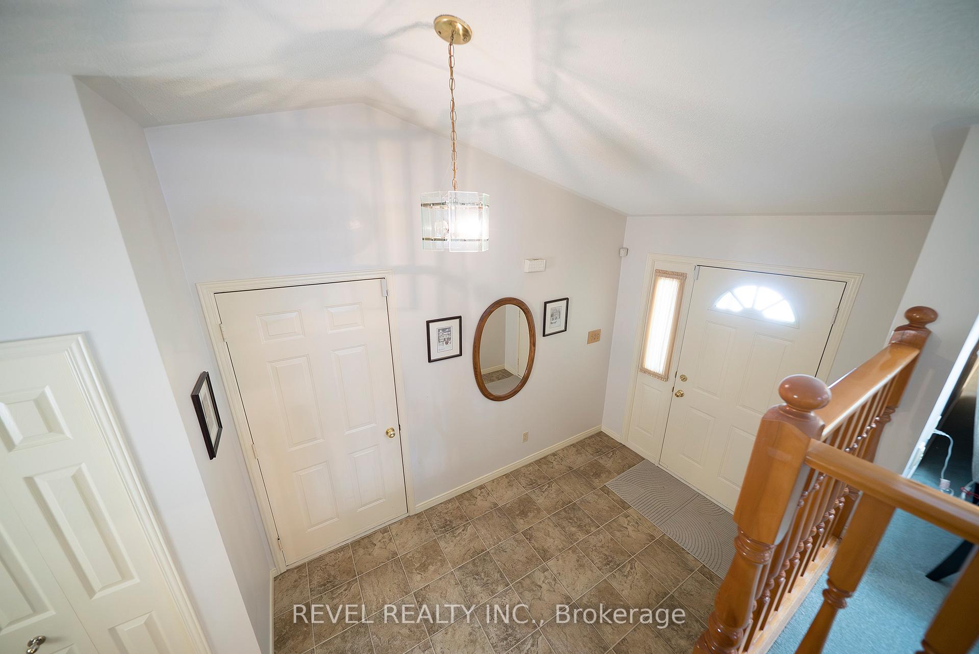 23 Trillium Way, Brantford — photo 3 of 5