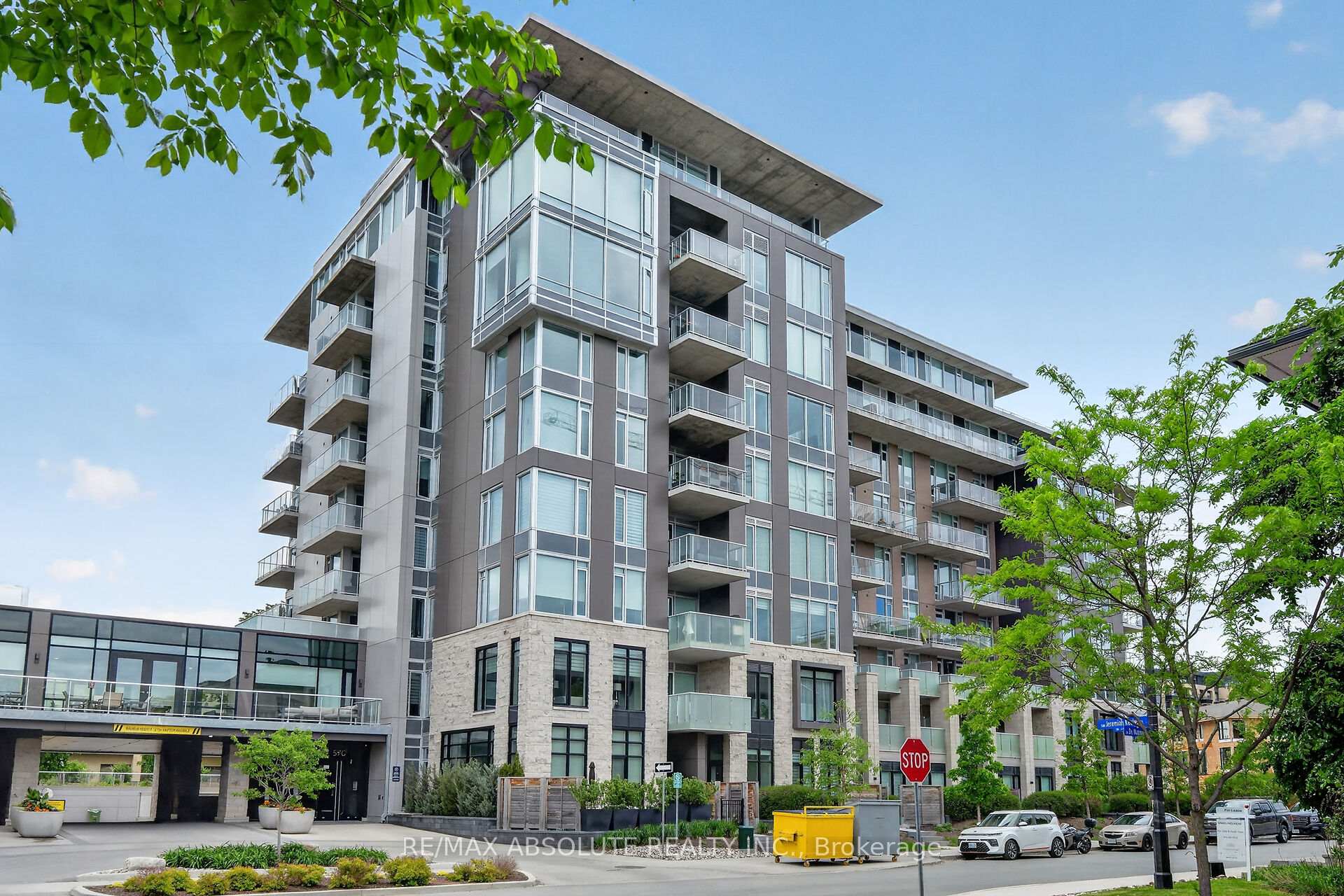 570 De Mazenod Avenue 305, Glebe - Ottawa East and Area — photo 2 of 5