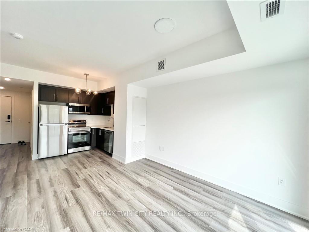 575 Conklin Road 228, Brantford — photo 3 of 5