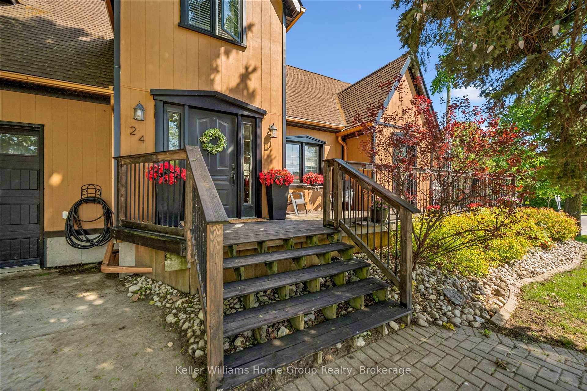 24 McNab Street W, Centre Wellington — photo 4 of 5