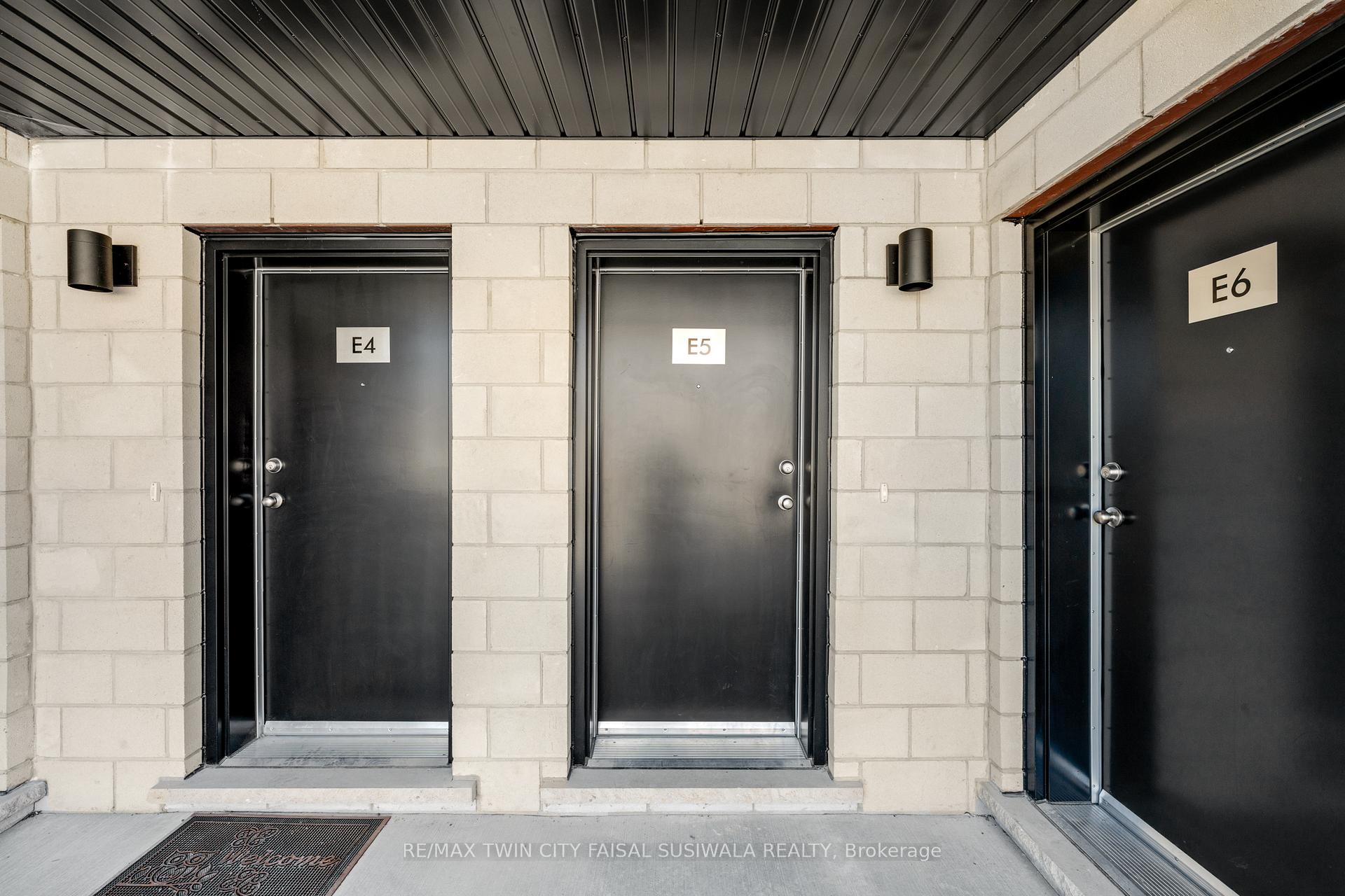 410 Northfield Drive W e5, Waterloo — photo 3 of 5
