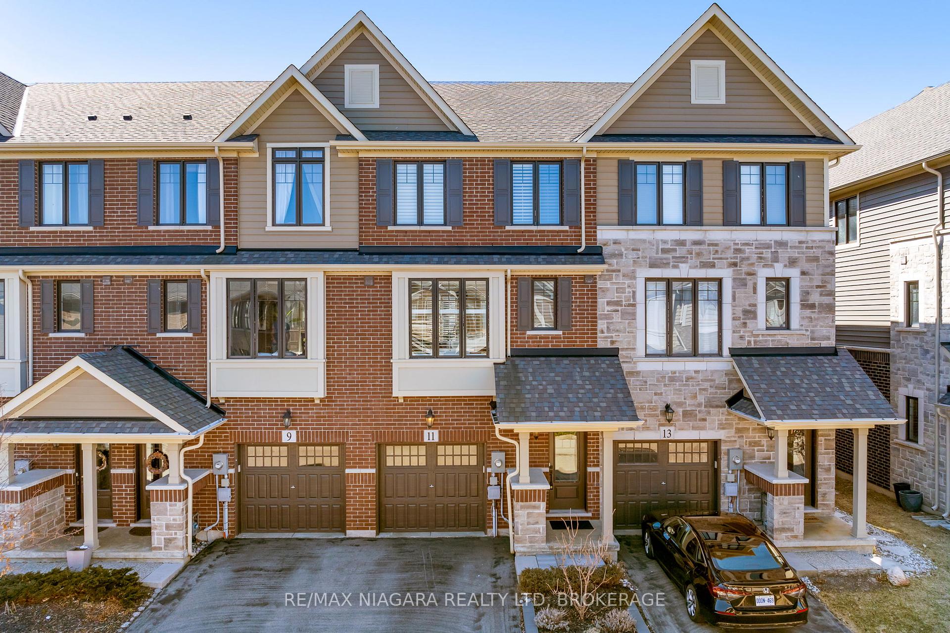 11 Walters Lane, Grimsby — photo 2 of 5