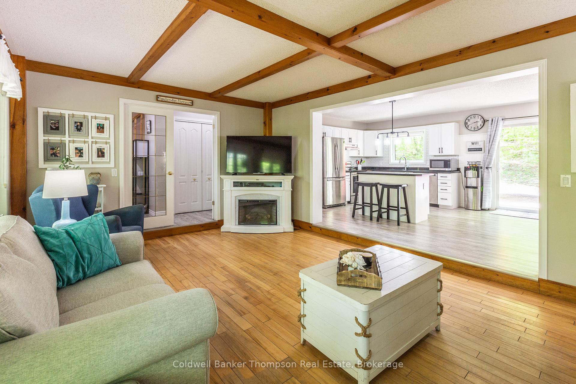 1067 Hillside Crescent, Lake of Bays — photo 4 of 5