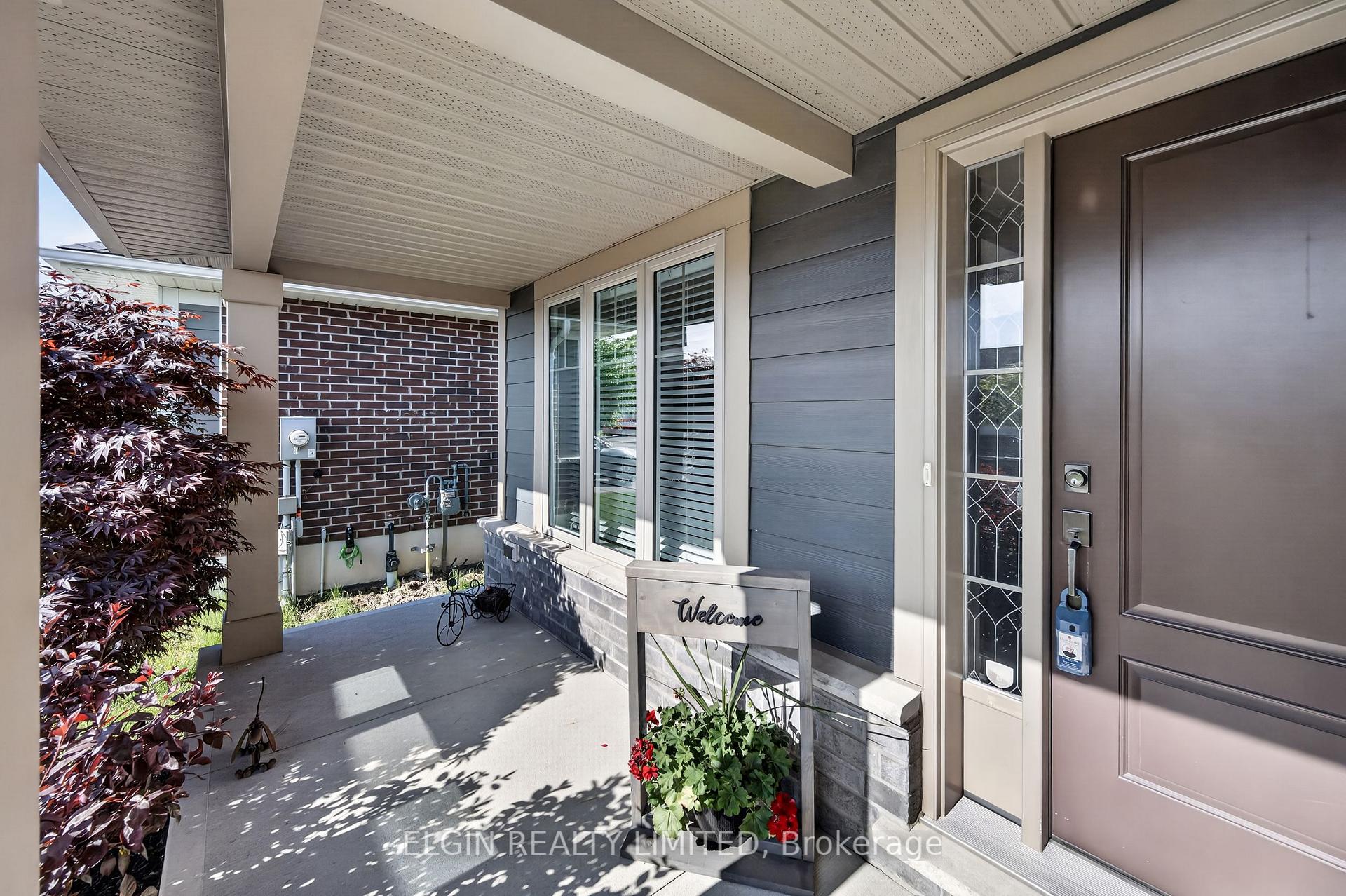 8 Ashberry Place, St. Thomas — photo 3 of 5