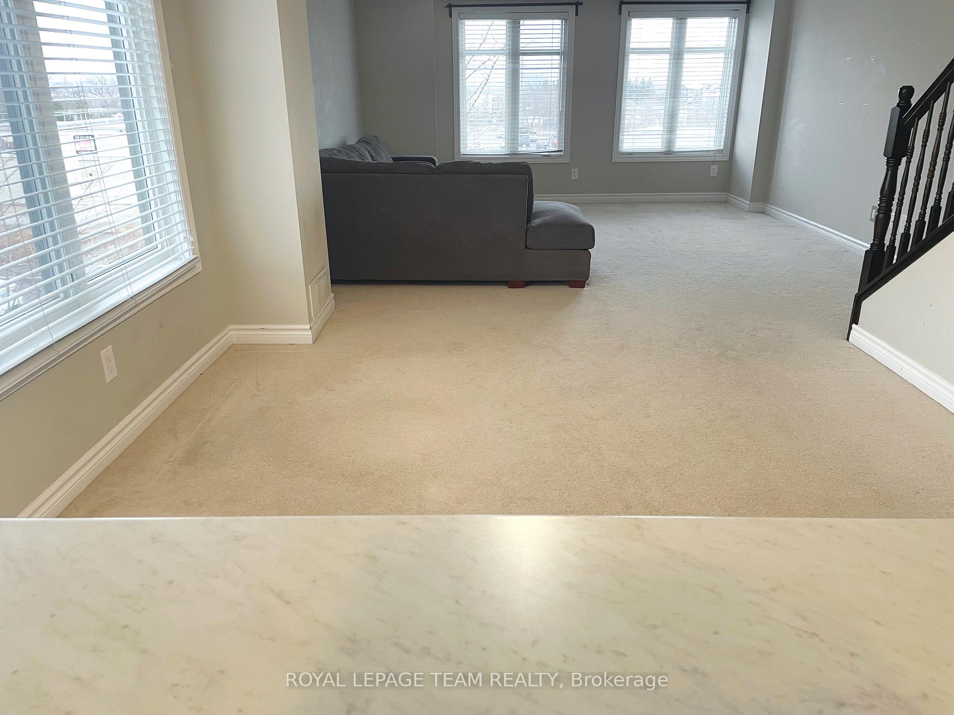 42 Argent Private, Kanata — photo 5 of 5