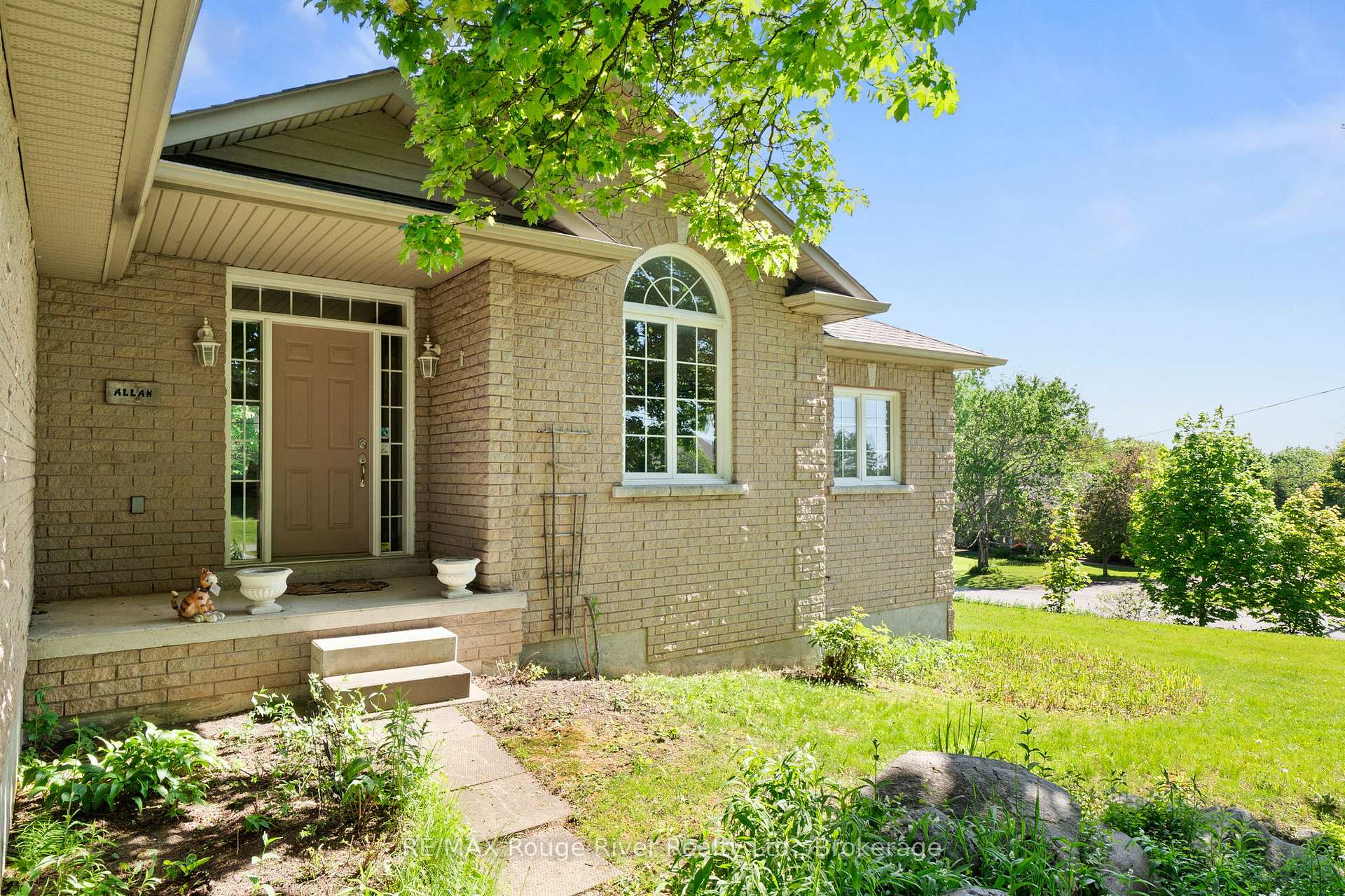 2 Sunrise Court, Hamilton Township — photo 4 of 5