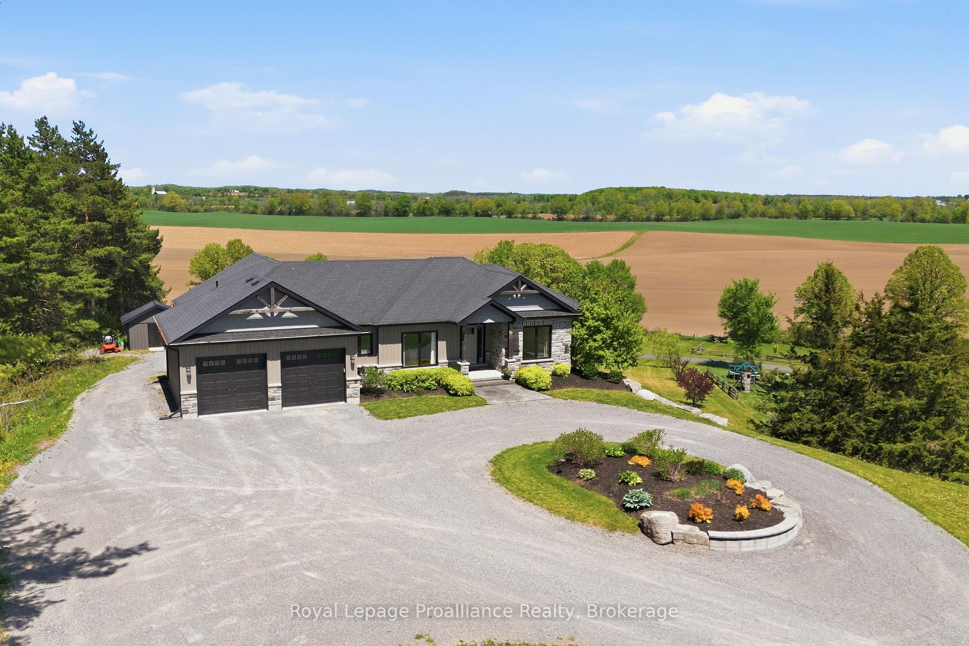 137 WINDWHISPER Drive, Belleville — photo 3 of 5