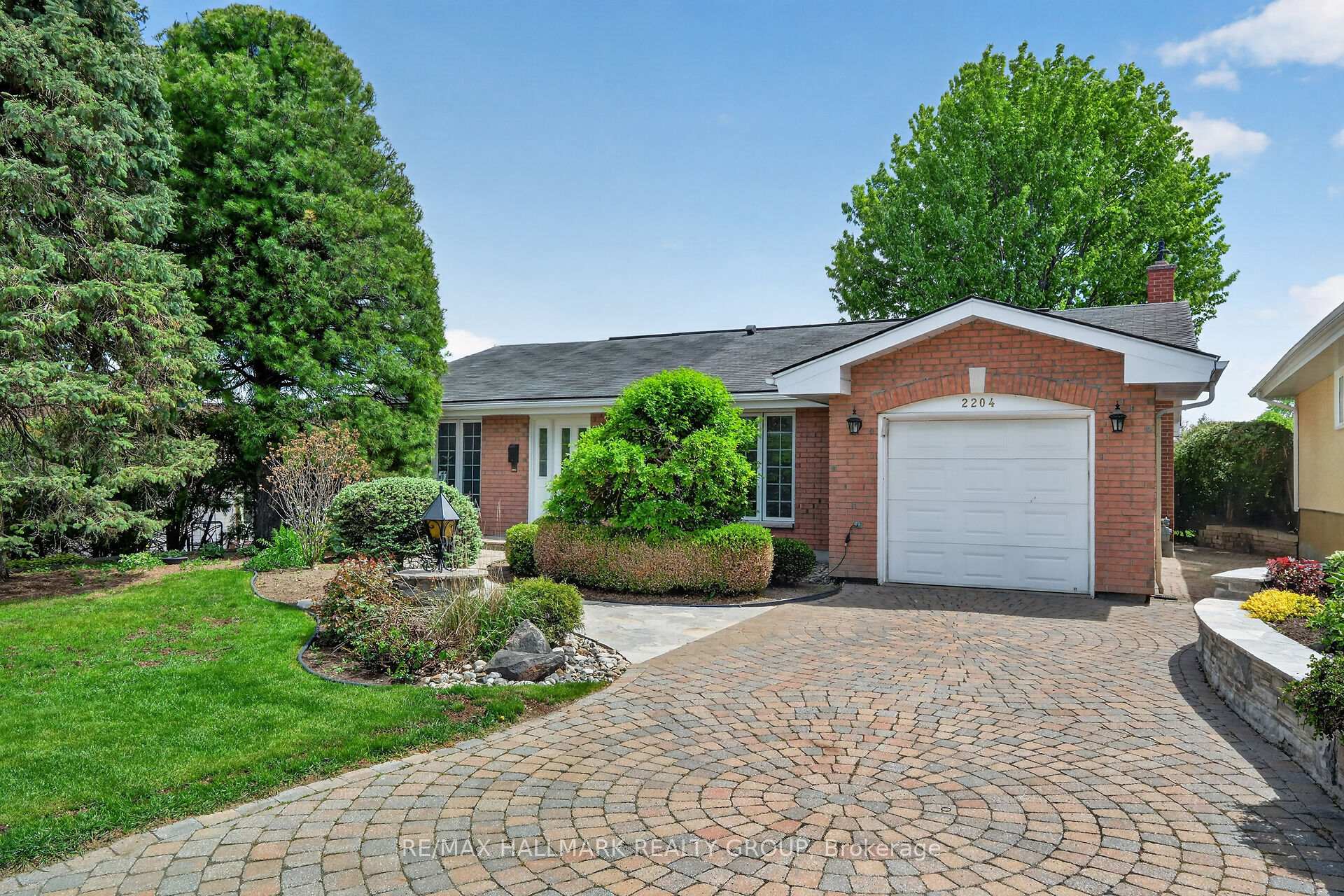2204 Hamelin Crescent, Beacon Hill North - South and Area, ON K1J 6L1 — Beacon Hill North - South and Area, Ontario