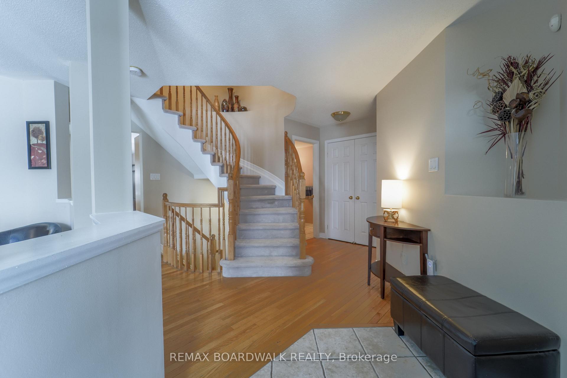 170 Bridlewood Drive, Kanata — photo 2 of 5
