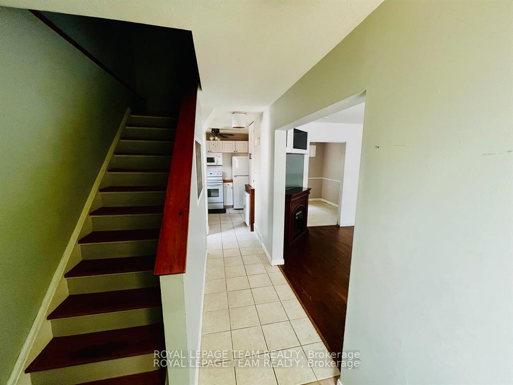 183 McElroy Drive, Kanata — photo 3 of 5