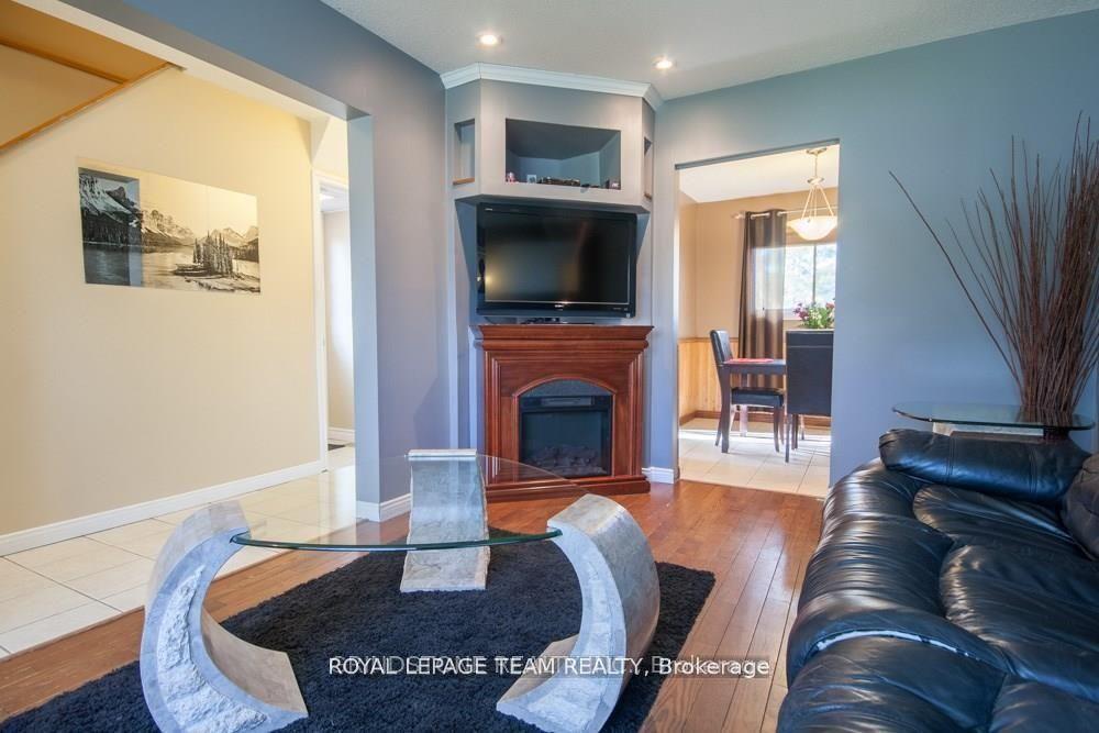 183 McElroy Drive, Kanata — photo 4 of 5