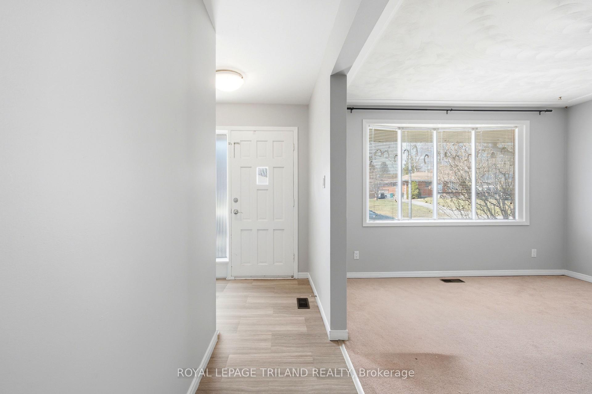 195B Cedarvale Crescent A, Waterloo — photo 4 of 5