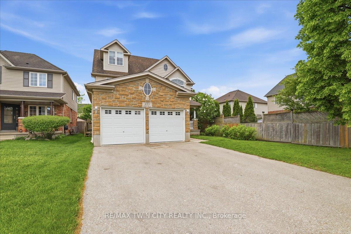 151 Decaro Crescent, Cambridge, ON N3C 4M4 — Cambridge, Ontario