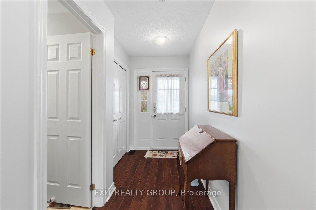 26 Lockwood Drive, Brighton — photo 4 of 5