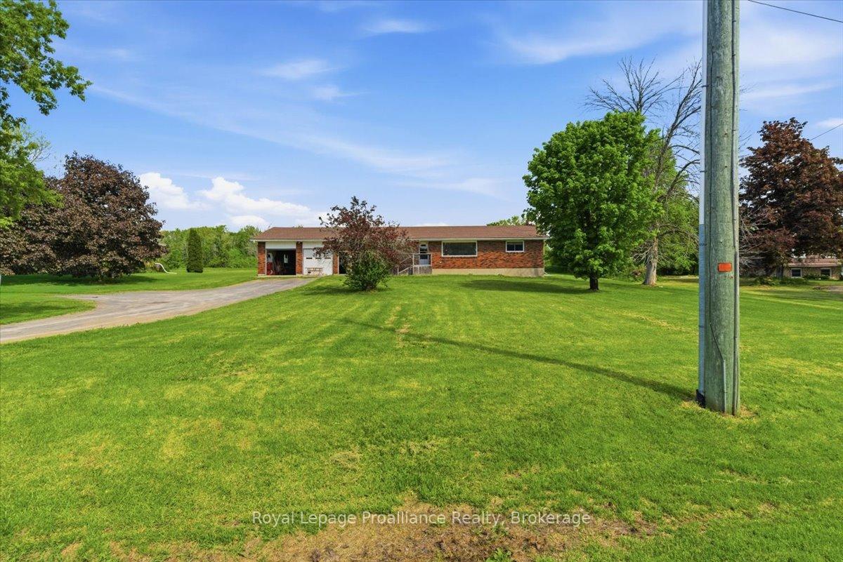 1063 Casey Road, Belleville — photo 2 of 5