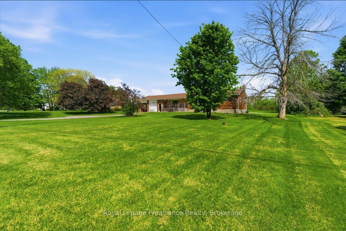 1063 Casey Road, Belleville — photo 3 of 5