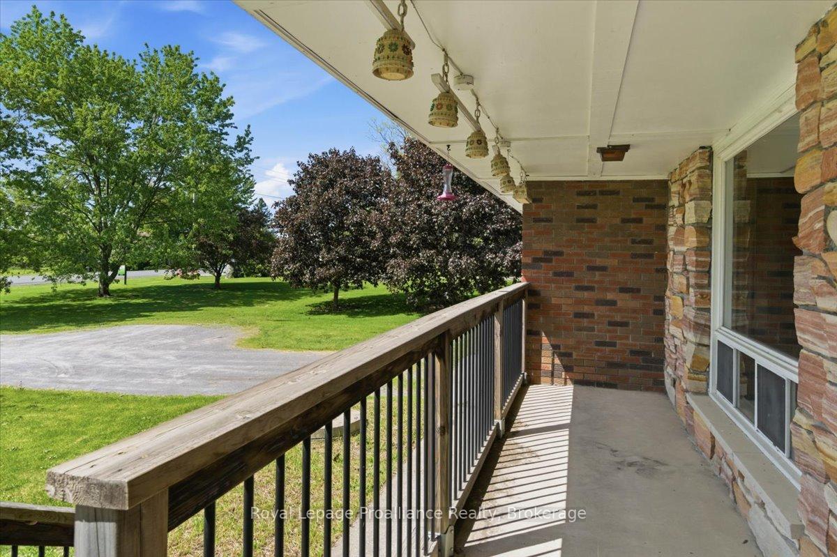 1063 Casey Road, Belleville — photo 4 of 5