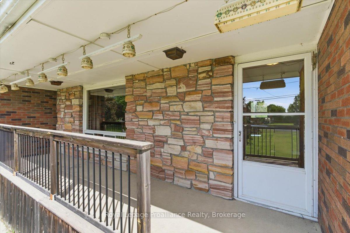 1063 Casey Road, Belleville — photo 5 of 5