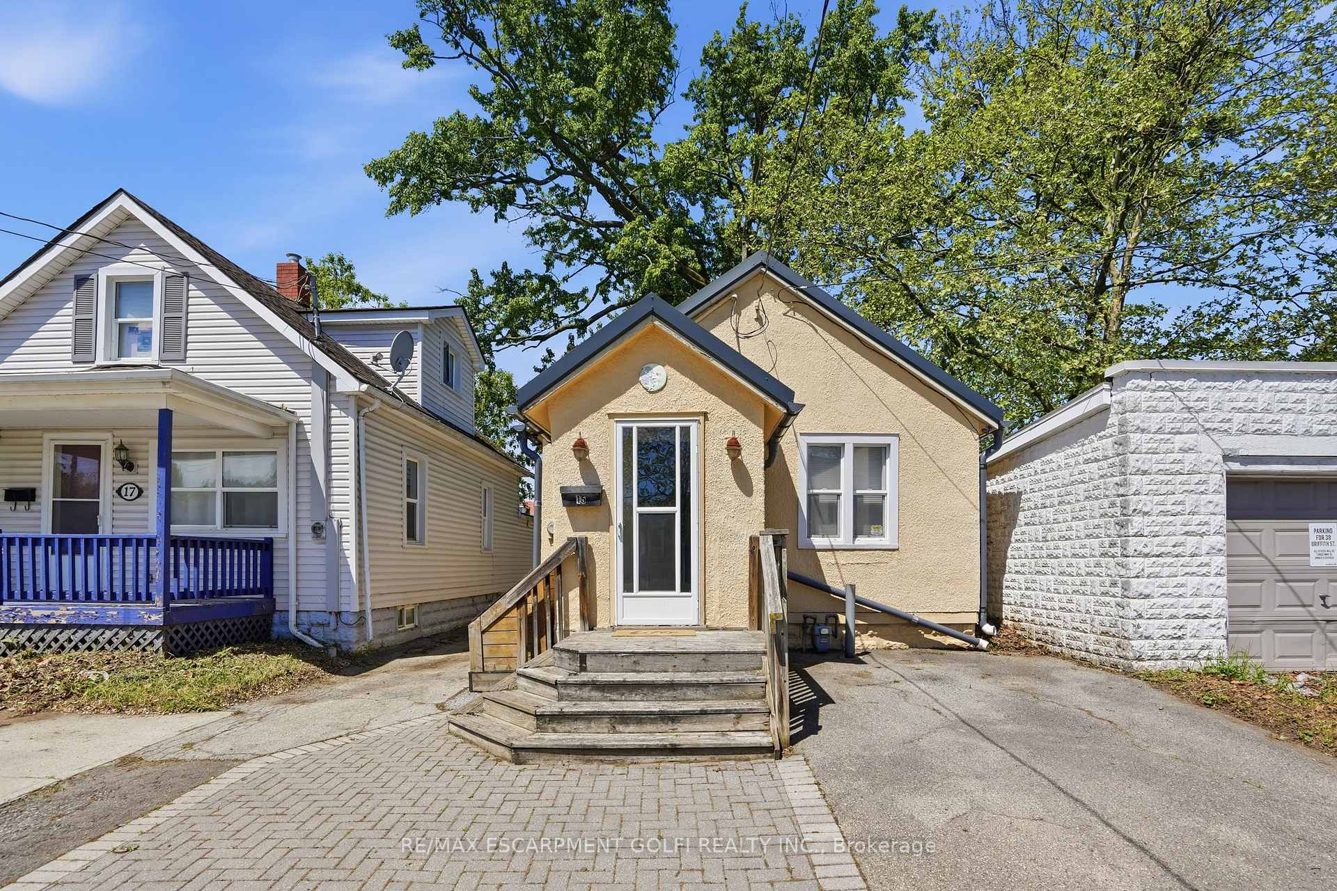 15 Kent Street, Welland, ON L3B 3G9 — Welland, Ontario