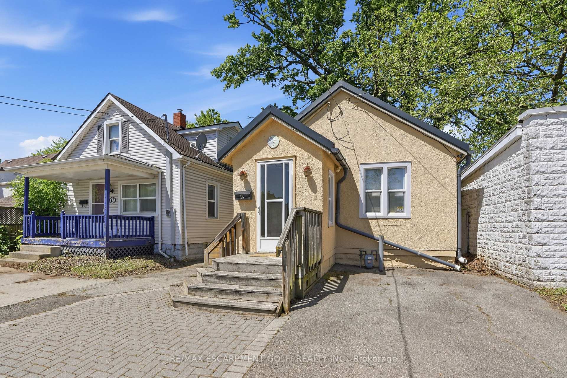 15 Kent Street, Welland — photo 2 of 5