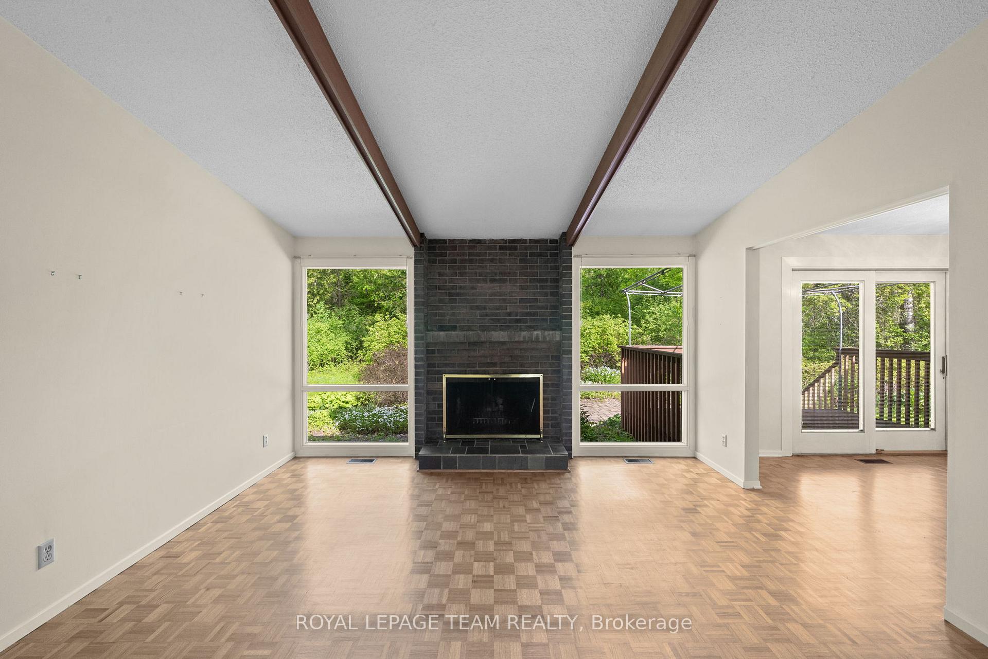548 Rivershore Crescent, Beacon Hill North - South and Area — photo 5 of 5