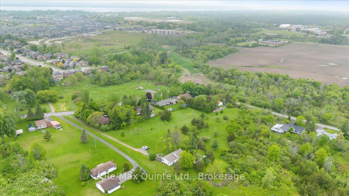 404 Bridge Street W, Belleville — photo 4 of 5