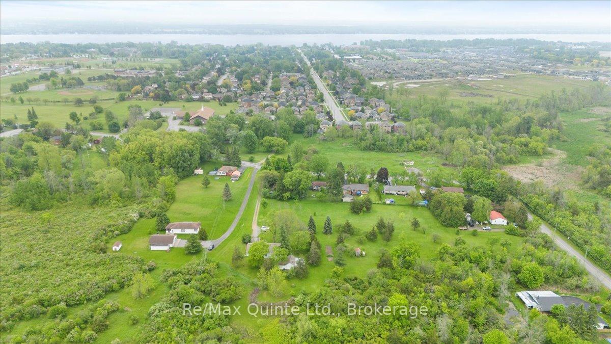 404 Bridge Street W, Belleville — photo 5 of 5