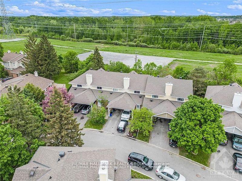 84 Paddington Street -, Hunt Club - South Keys and Area, ON K1V 0S9 — Hunt Club - South Keys and Area, Ontario