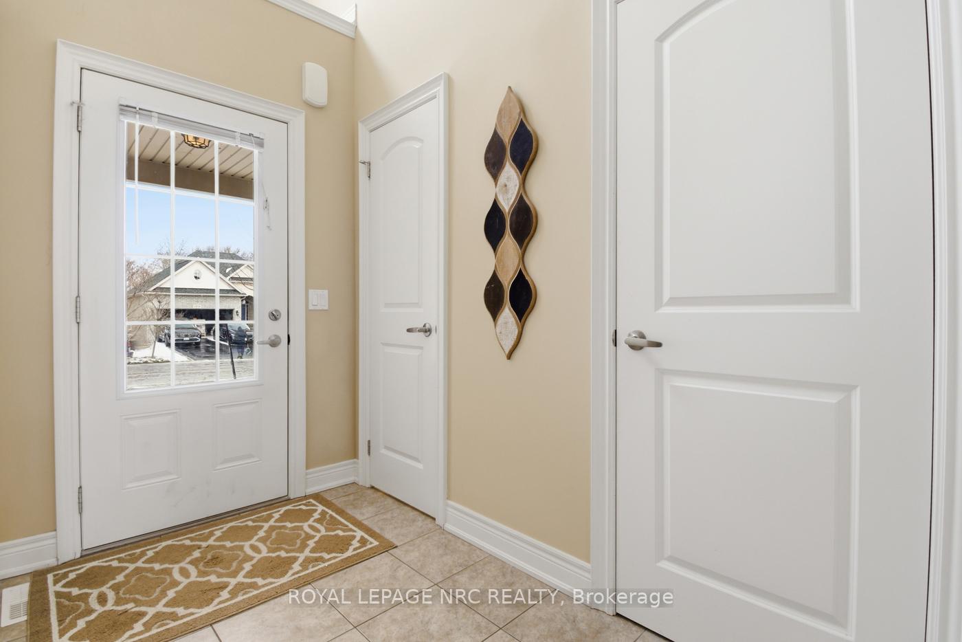3945 Village Creek Drive, Fort Erie — photo 2 of 5