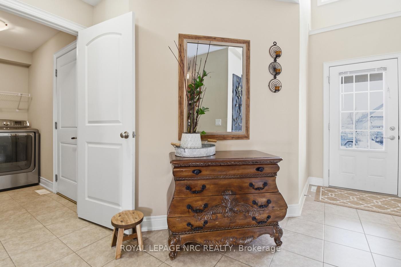 3945 Village Creek Drive, Fort Erie — photo 3 of 5