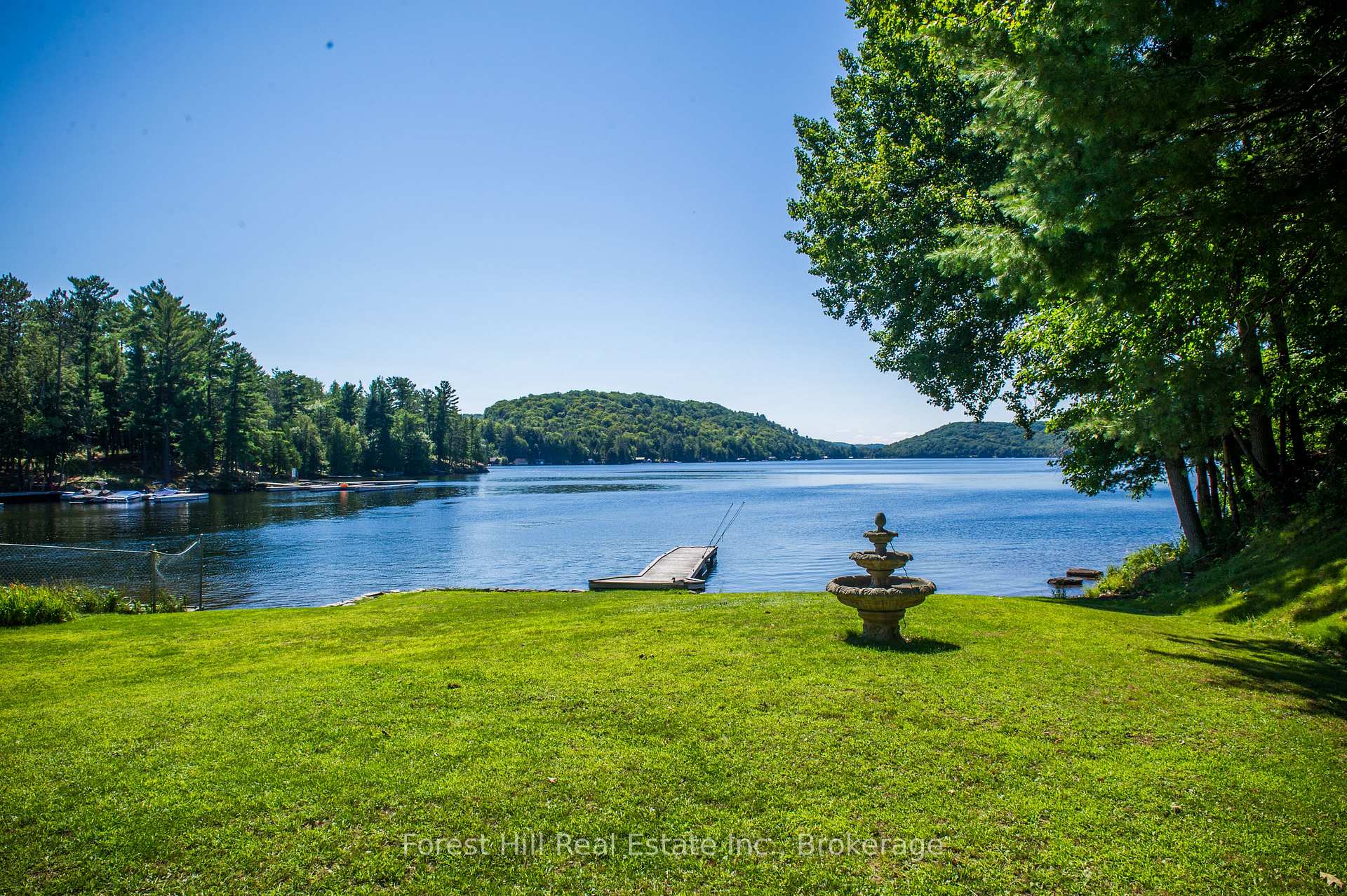 1066 Main Street, Lake of Bays — photo 4 of 5