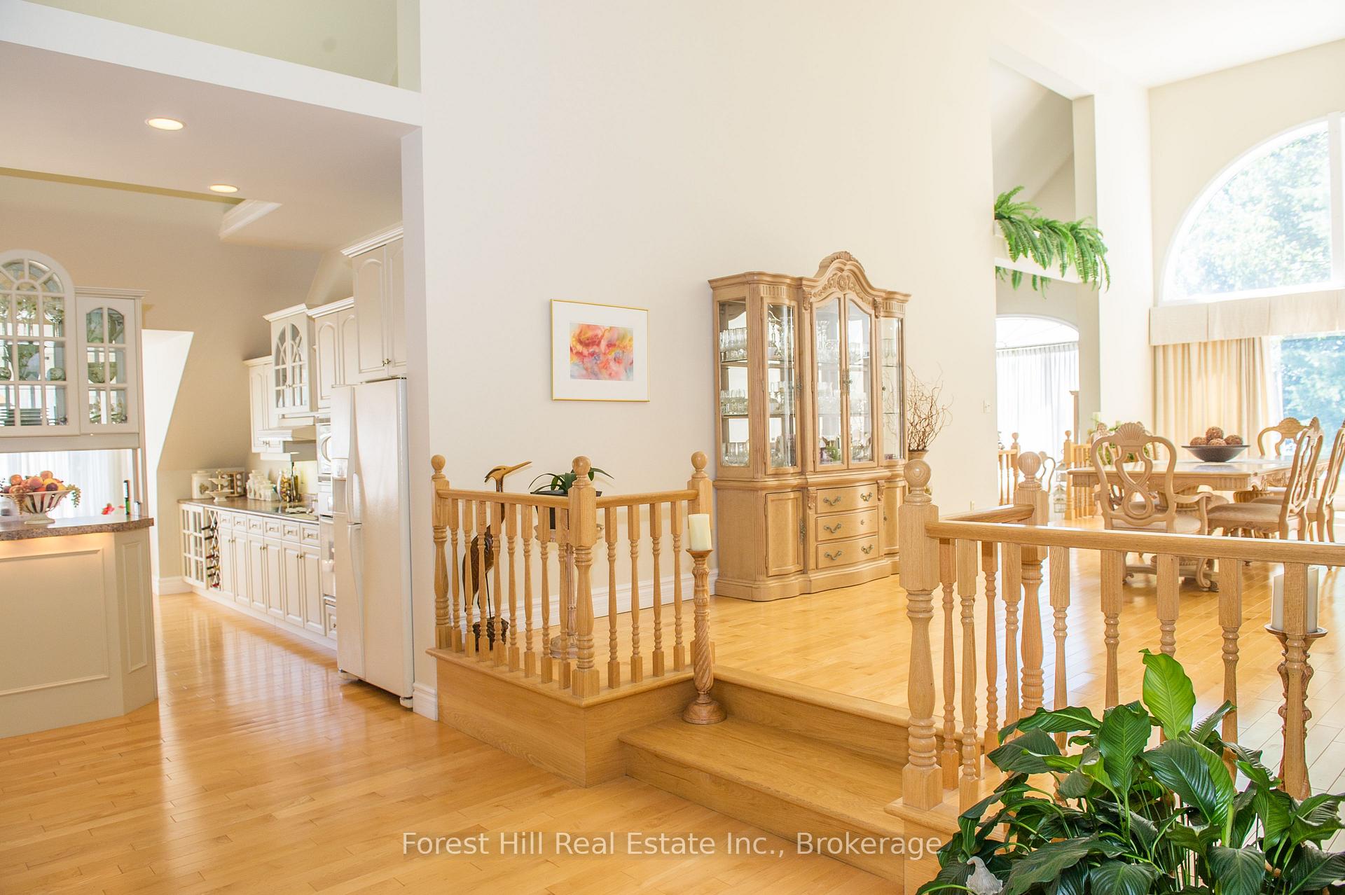 1066 Main Street, Lake of Bays — photo 5 of 5